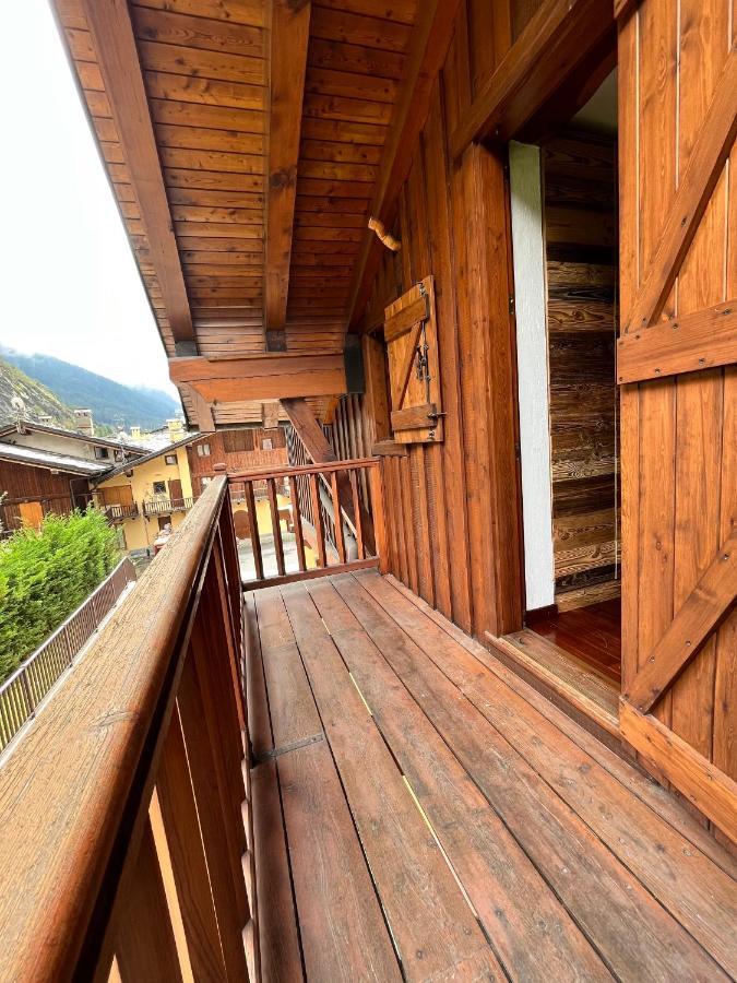 Chalet Mont Blanc De Courmayeur Bagian luar foto