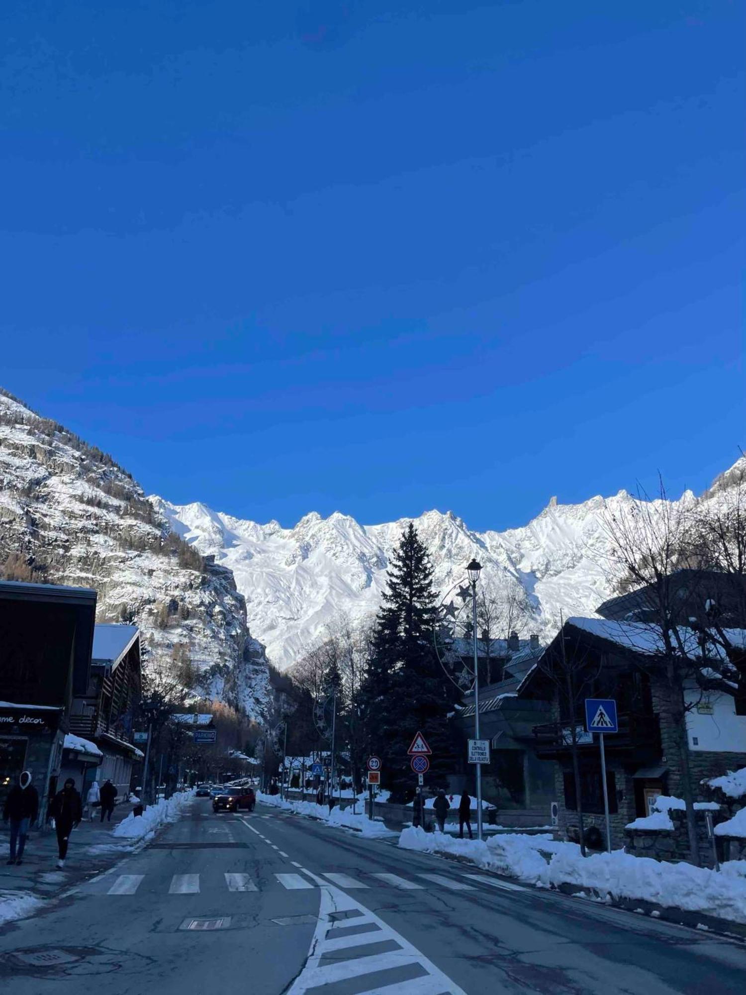 Chalet Mont Blanc De Courmayeur Bagian luar foto